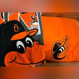 Orioles Sherpa blanket and Birdland light towel